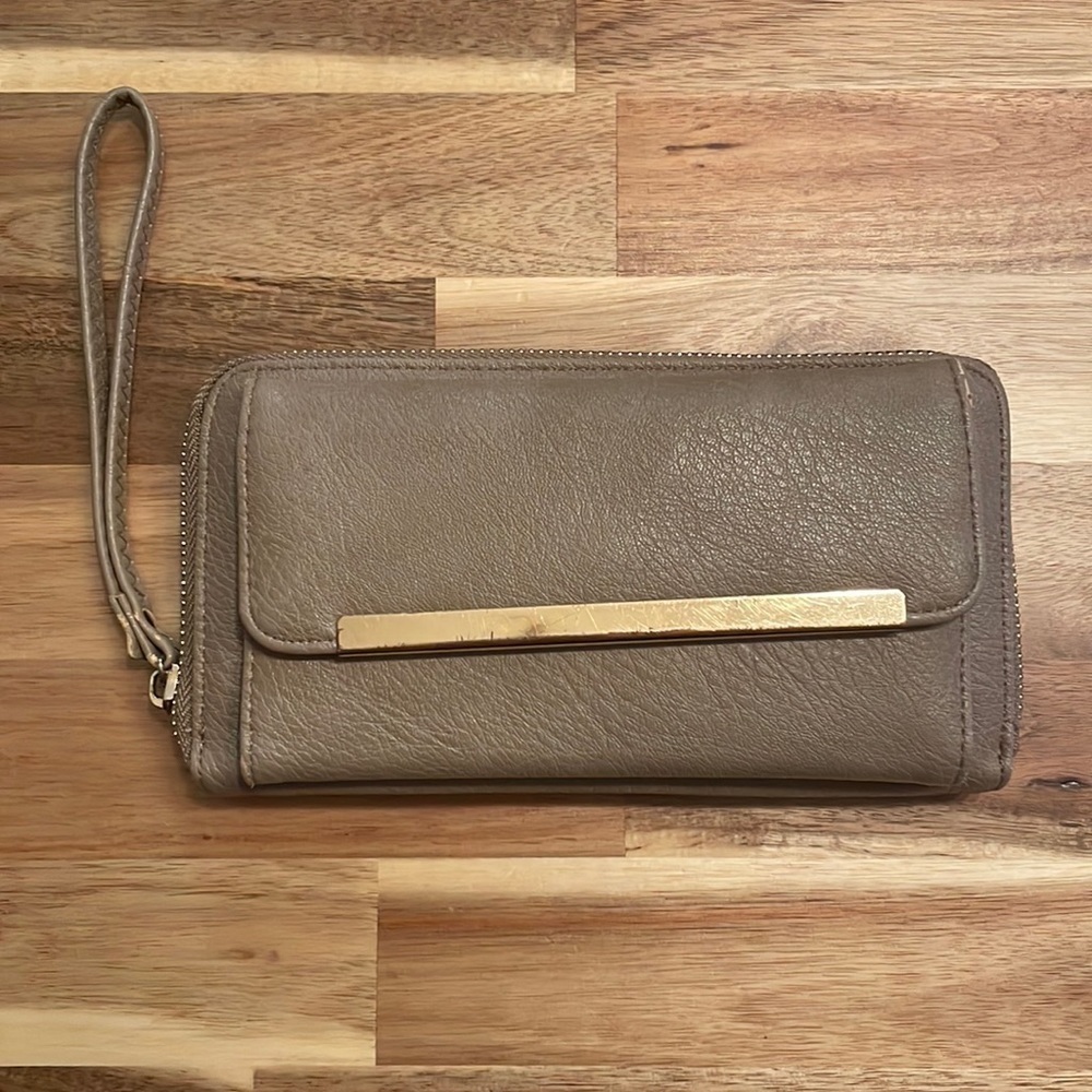 Miztique Tan/Gold Zippered Wallet